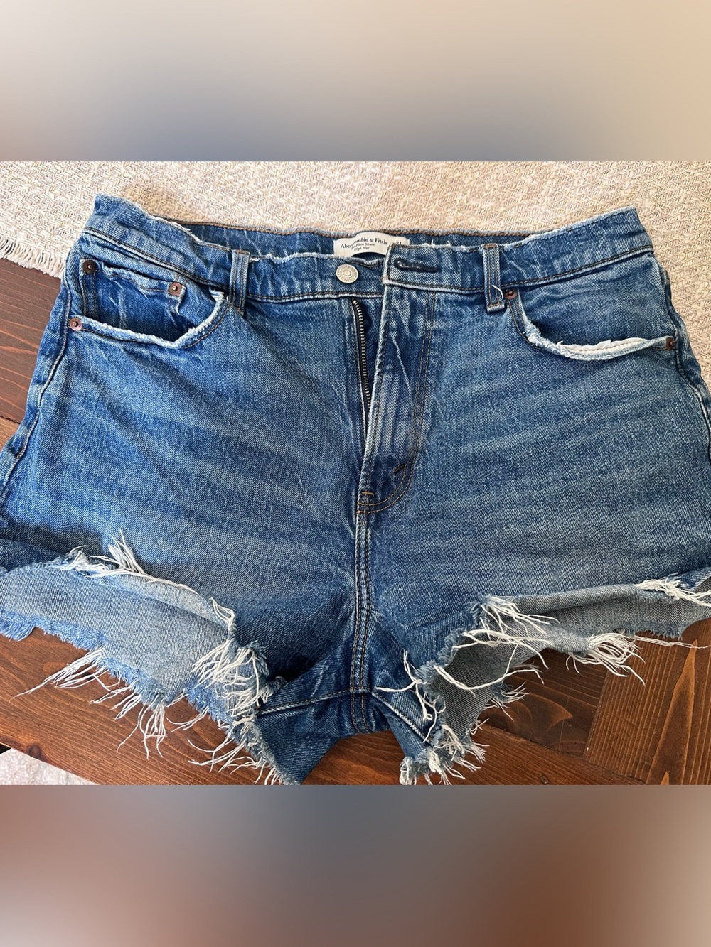 Abercrombie & Fitch Medium Blue Distressed Denim Shorts - Picture 1 of 3